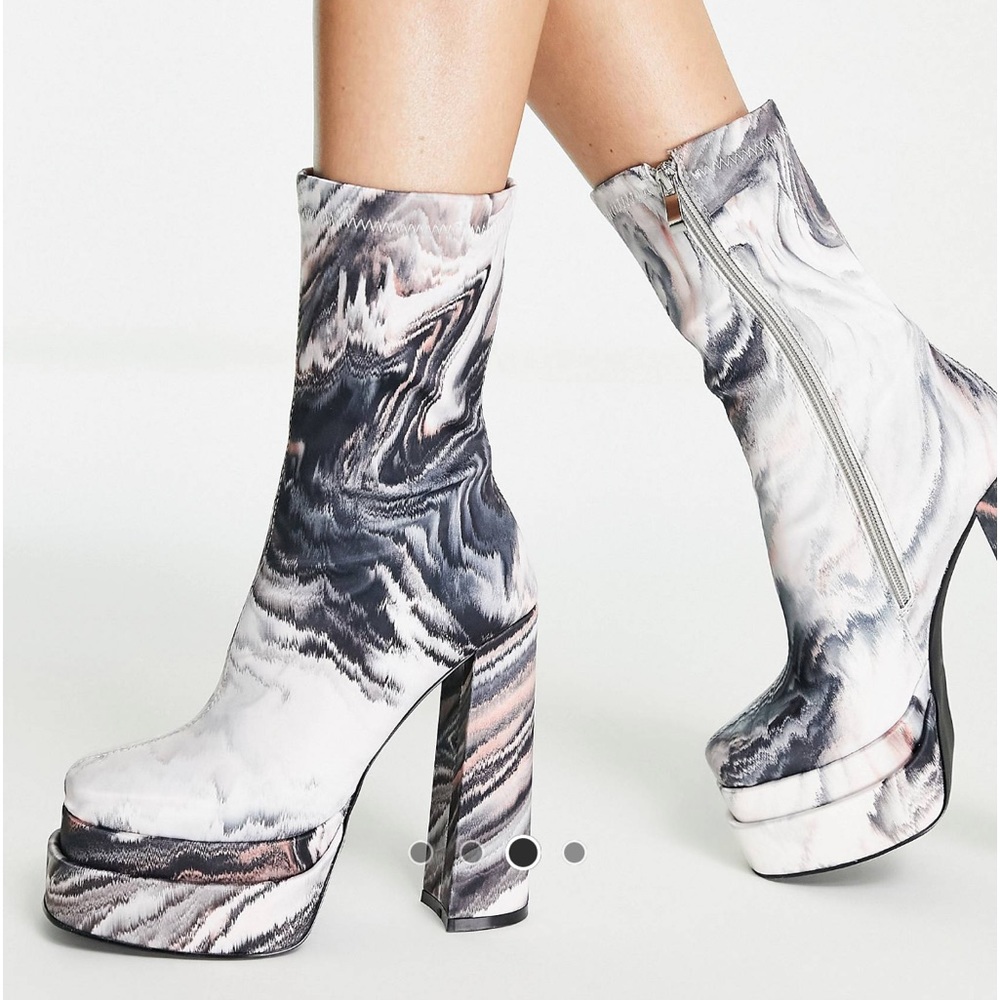 Simmi London Platform Heel Boots in Marble Print. Excellent Condition. Size 7